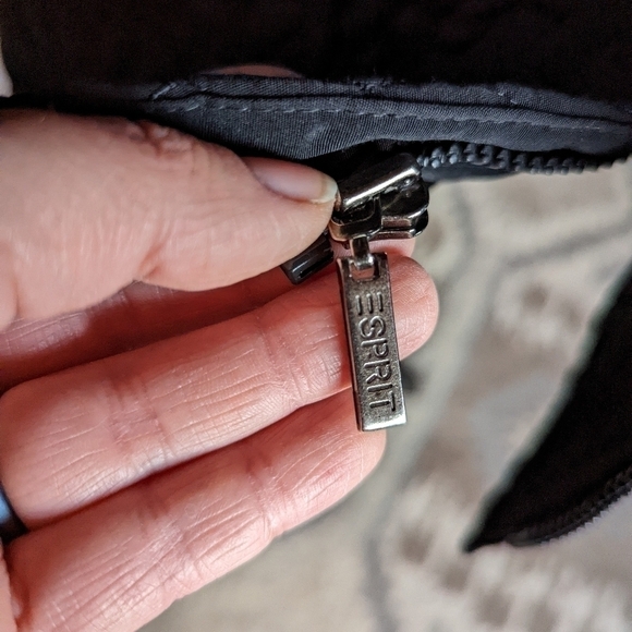 ✨ Esprit Size M Black Quilted Zip Up Jacket – Lined, Cozy & Stylish 🧥 - Picture 9 of 13